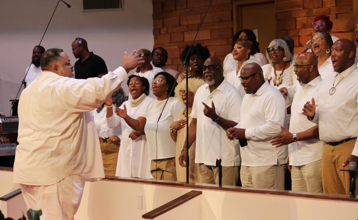 Dallas Chapter members praising in white attire
